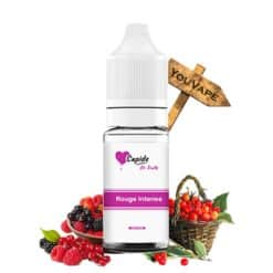 Le e liquide Rouge Intense de Cupide est un mélange de divers fruits rouges avec des fraises, des framboises et des cerises accompagnées de petites baies.